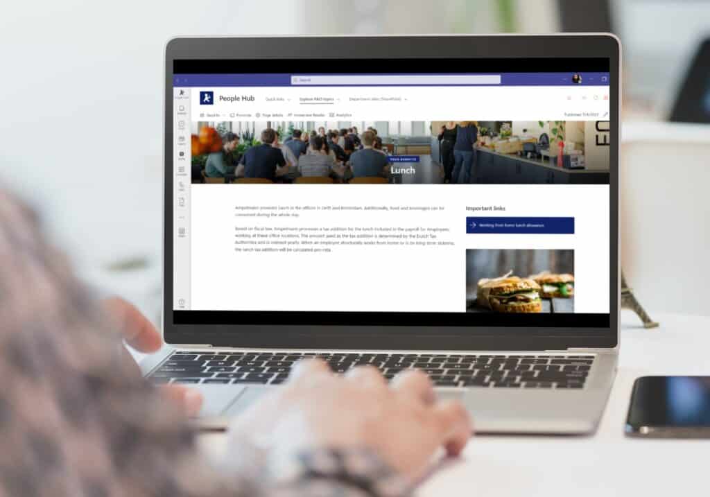 SharePoint als HR-communicatieplatform voorbeeld op laptop